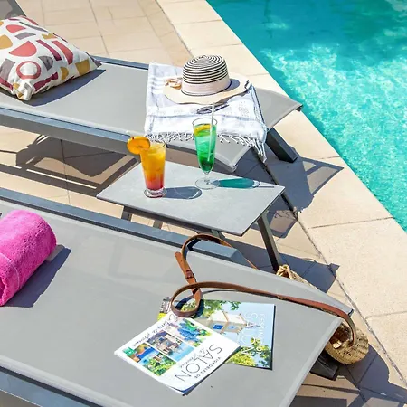 Ibis De Provence 3* سالو دو بروفونْسْ