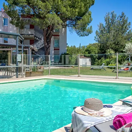 Ibis De Provence فندق 3*